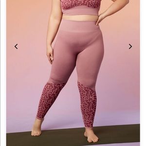 Fabletics High-Waisted Seamless Leopard Legging XL